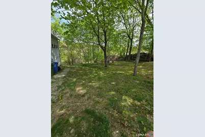 22 Lakeview Street #B, East Hampton, CT 06424 - Photo 14