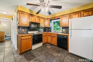 67 Macarthur Dr, Waterbury, CT 06704 - Photo 2