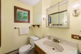 67 Macarthur Dr, Waterbury, CT 06704 - Photo 18