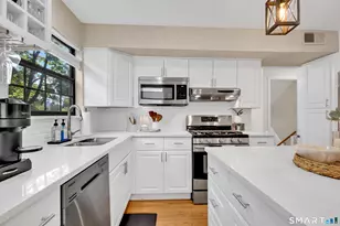 33 Stevens Pl, Rocky Hill, CT 06067 - Photo 4