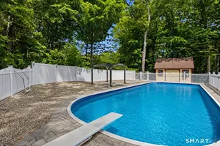 31 Granite Dr, Norwalk, CT 06850 - Photo 4