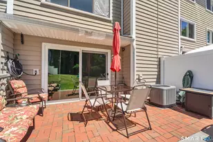 384 Monticello Dr, Branford, CT 06405 - Photo 4