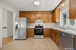 11 Goodrich Dr, Wethersfield, CT 06109 - Photo 12