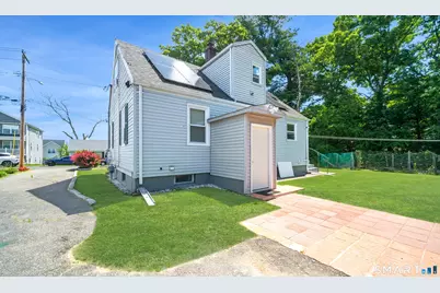 25 Oakwood Street, Bridgeport, CT 06606 - Photo 24