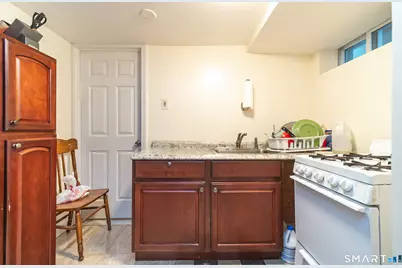 25 Oakwood Street, Bridgeport, CT 06606 - Photo 20