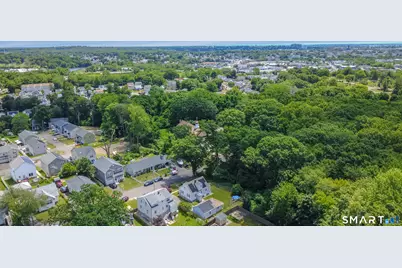 25 Oakwood Street, Bridgeport, CT 06606 - Photo 32