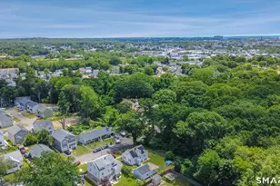 25 Oakwood St, Bridgeport, CT 06606 - Photo 32