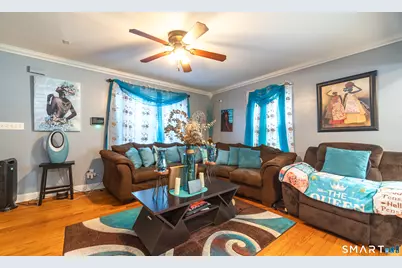 25 Oakwood Street, Bridgeport, CT 06606 - Photo 4