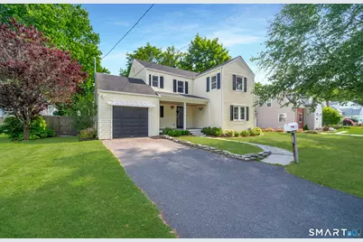 137 Mohawk Drive, West Hartford, CT 06117 - Photo 2