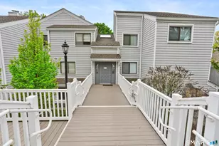 22 Rowayton Woods Dr, Norwalk, CT 06854 - Photo 2