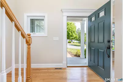 16 Carson Way, Simsbury, CT 06070 - Photo 2