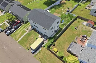 24 Gaspee Rd, Bridgeport, CT 06606 - Photo 22