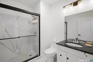 24 Gaspee Rd, Bridgeport, CT 06606 - Photo 20