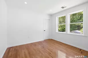 24 Gaspee Rd, Bridgeport, CT 06606 - Photo 16