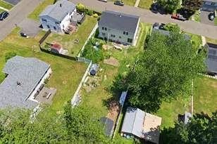 24 Gaspee Rd, Bridgeport, CT 06606 - Photo 24