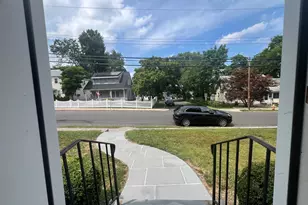 21 Leonard St, Stamford, CT 06906 - Photo 2