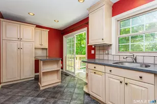 3 Valley View Rd, Norwalk, CT 06851 - Photo 6