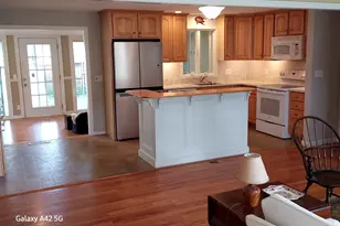 18 Maple Ave, Essex, CT 06426 - Photo 10