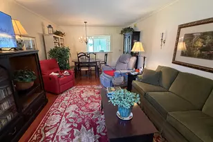 20 Plymouth Ct, Clinton, CT 06413 - Photo 2