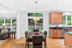 7 Ellsworth Pl, Avon, CT 06001 - Photo 8