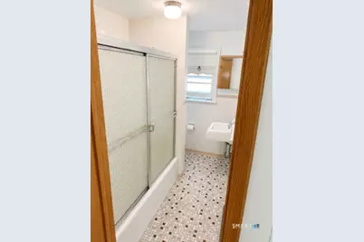 32 Homestead Avenue, Derby, CT 06418 - Photo 16