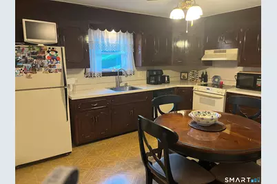 32 Homestead Avenue, Derby, CT 06418 - Photo 8