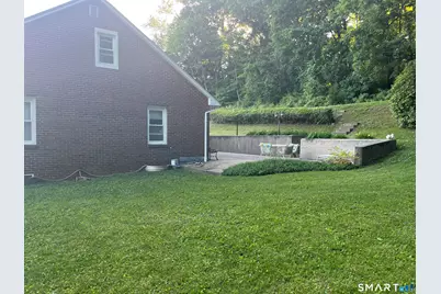 32 Homestead Avenue, Derby, CT 06418 - Photo 4