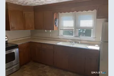 152 Dalton Street #2nd Floor, West Haven, CT 06516 - Photo 2