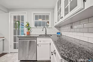 12 Iroquois Rd, West Hartford, CT 06117 - Photo 8