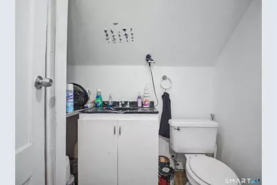 865 Iranistan Avenue, Bridgeport, CT 06604 - Photo 24