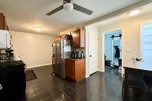 11 Silver St, Meriden, CT 06450 - Photo 10