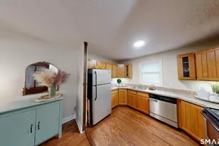 40 Cornerstone Ct, Southington, CT 06479 - Photo 2