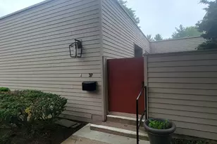 37 Charlton Hill Rd, Hamden, CT 06518 - Photo 6