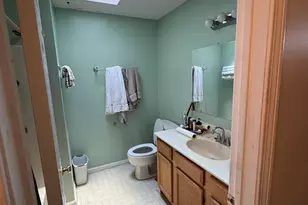 36 Laurel St, Enfield, CT 06082 - Photo 8