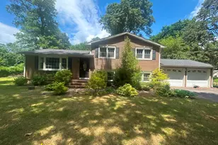 21 Larson Dr, North Haven, CT 06473 - Photo 2
