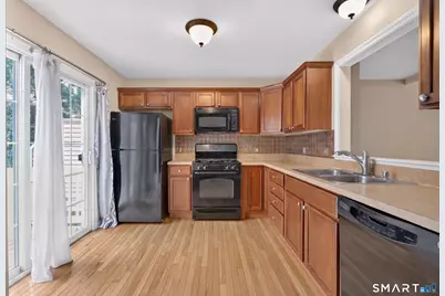29 Town Hill Avenue #7, Danbury, CT 06810 - Photo 14
