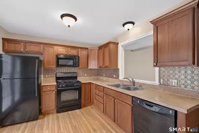 29 Town Hill Avenue #7, Danbury, CT 06810 - Photo 12
