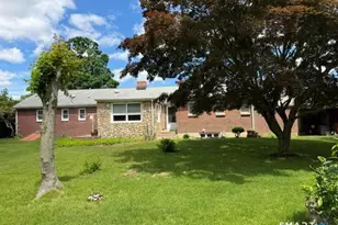 46 Sherman Ave, Trumbull, CT 06611 - Photo 8
