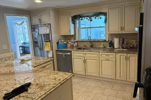 438 Clement Ln, Orange, CT 06477 - Photo 14
