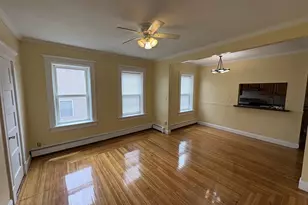 8 Erwin Pl, New Britain, CT 06051 - Photo 4