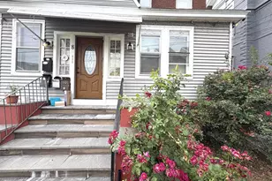 8 Erwin Pl, New Britain, CT 06051 - Photo 2
