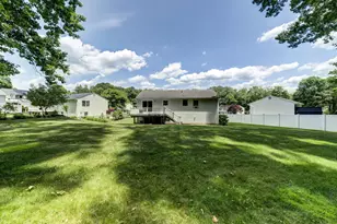 37 Torpey Dr, East Hartford, CT 06108 - Photo 32