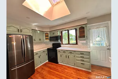 23 Robin Road, West Haven, CT 06516 - Photo 8