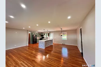 23 Robin Road, West Haven, CT 06516 - Photo 6