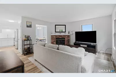 49 Bay Path Way #49, Branford, CT 06405 - Photo 4