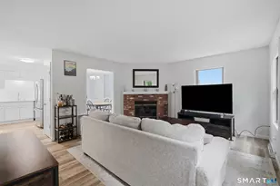 49 Bay Path Way, Branford, CT 06405 - Photo 4