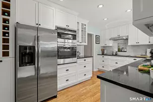 17 Pumpkin Ln, Norwalk, CT 06851 - Photo 10
