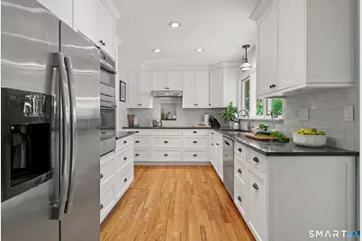 17 Pumpkin Lane, Norwalk, CT 06851 - Photo 8