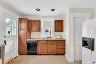 80 Russell St, Hamden, CT 06517 - Photo 12