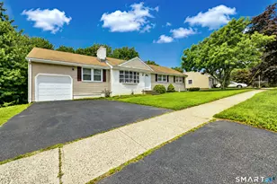 195 Emerald Pl, Stratford, CT 06614 - Photo 2